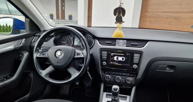 Skoda Octavia cena 36500 przebieg: 199000, rok produkcji 2015 z Moryń małe 667